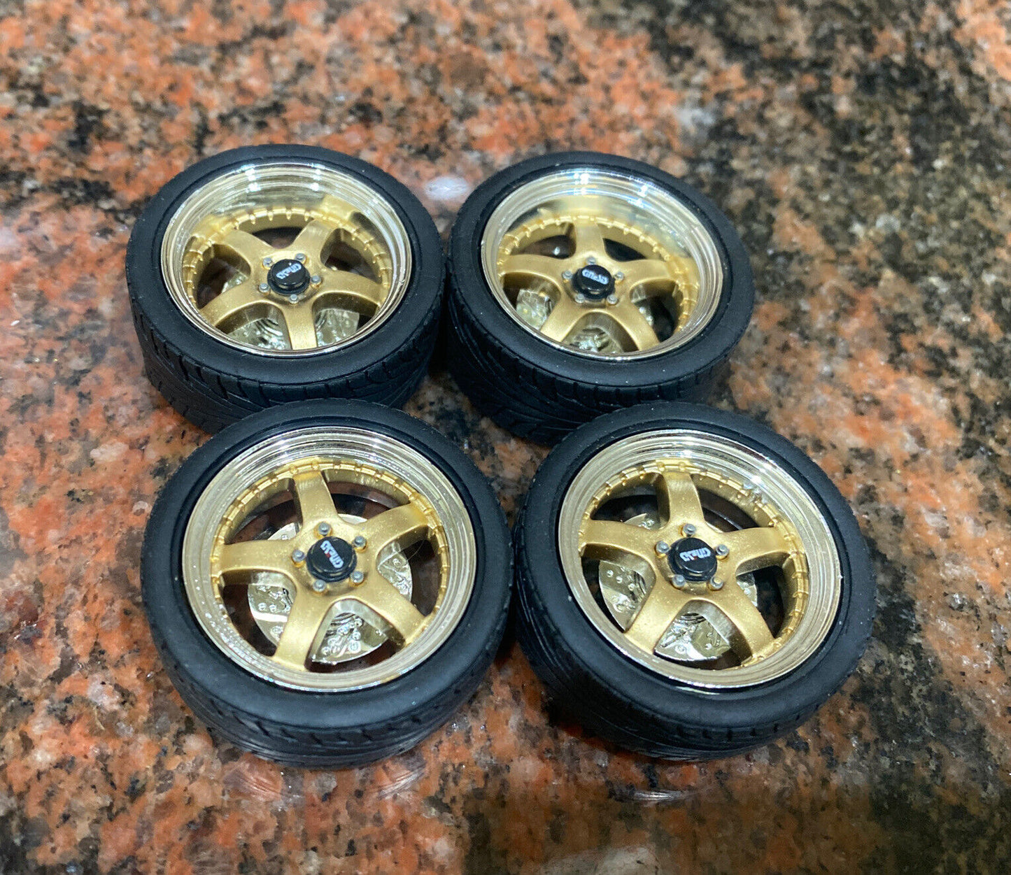 1/18 SCALE MODEL MODIFIED 5 SPOKE RDM WHEELS IN Gold/Chrome