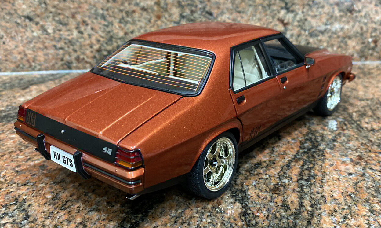 1:18 C/C Modified HX 4 Door In Persian Sand Metallic With Black Stripes